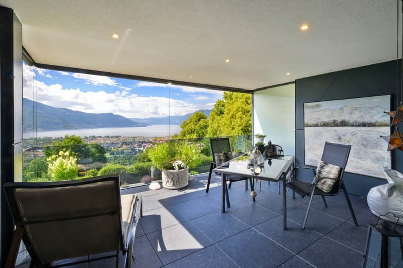 Moderne 3.5 Zi.-Wohnung mit Aussenpool und Seesicht (1)
