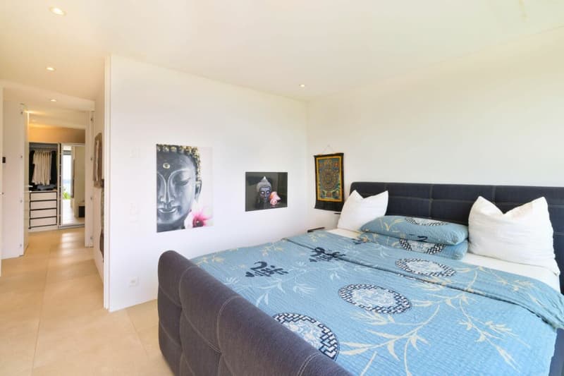 Moderne 3.5 Zi.-Wohnung mit Aussenpool und Seesicht (8)