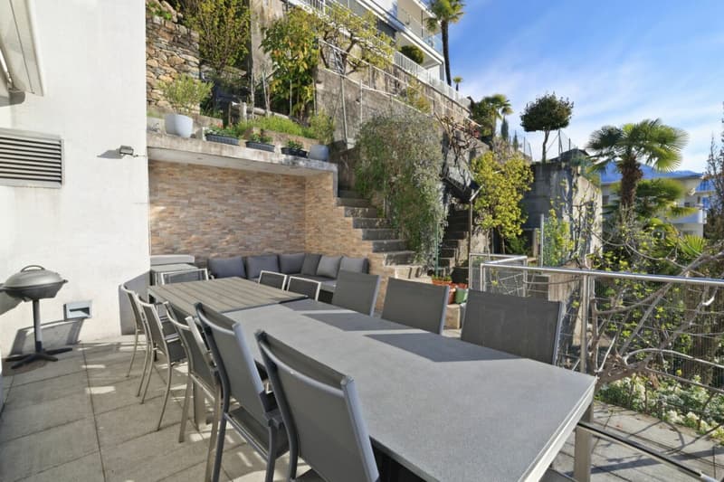 Moderne Zweifamilienhaus mit Sessicht und grosszügigen Terrassen (7)