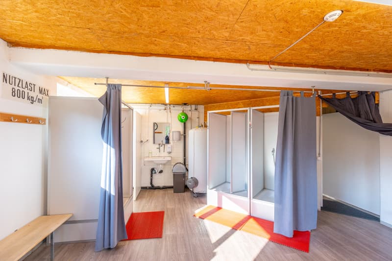 Gewerbe- oder Lagerfläche, ca. 200 m2 (2)
