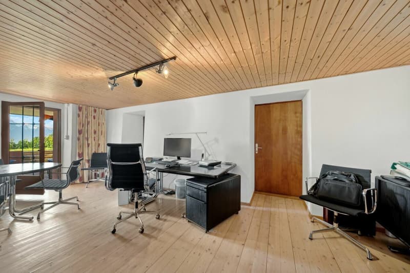 Superbe maison individuelle offrant une magnifique vue sur le lac (9)