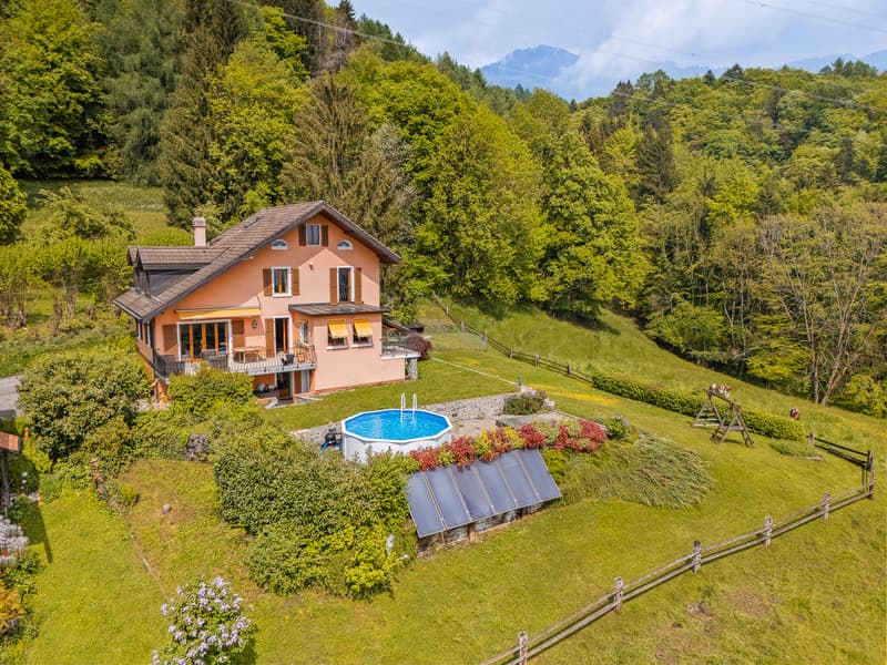 Superbe maison individuelle offrant une magnifique vue sur le lac (1)
