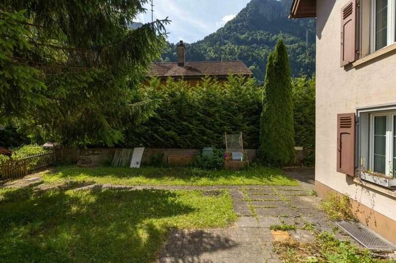 Charmantes Doppeleinfamilienhaus mit grosszügigem Garten in Diesbach (8)