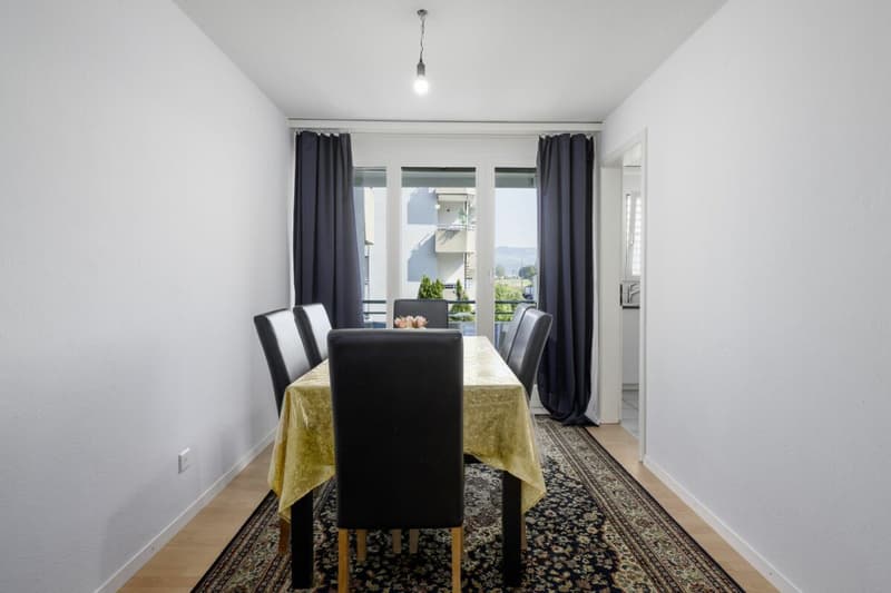 Gepflegte 3.5-Zimmer Wohnung mit zwei Balkonen (1)