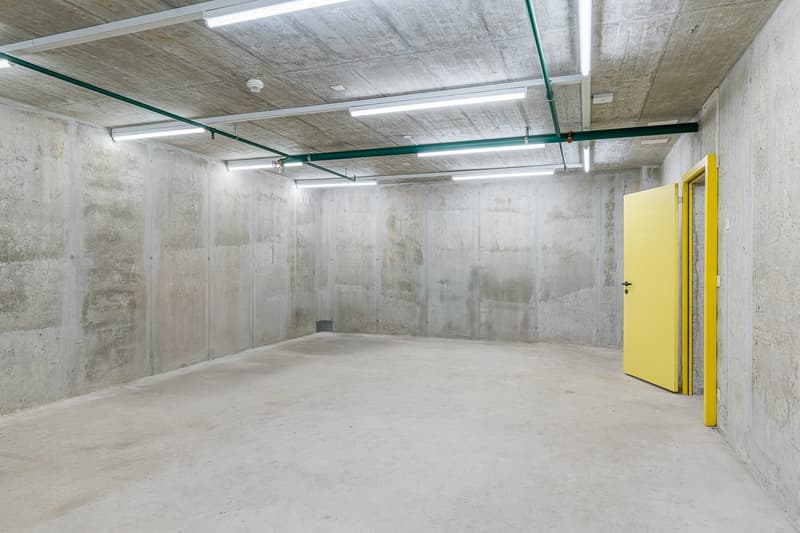 Lagerraum neben Bahnhof Brugg (3)