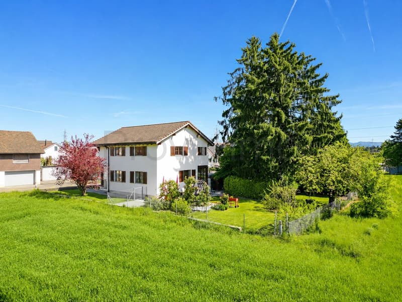 Ruhe, Weite, Privatsphäre – charmantes Einfamilienhaus im Grünen (2)