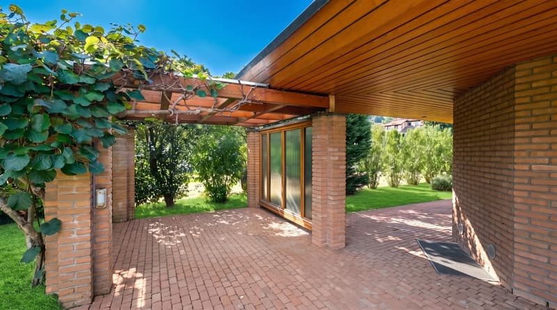 Origlio - Villa mit grossem Grundstück und Privatsphäre (8)