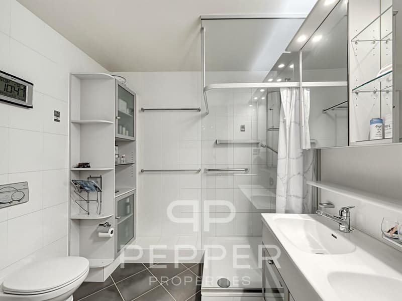 Rare duplex en attique avec vue panoramique sur le Léman et les Alpes (9)