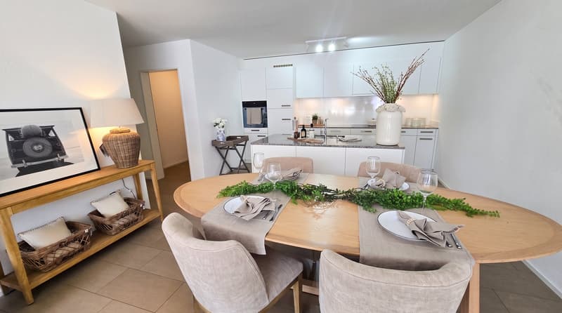 Ruhig und schön gelegene 4.5-Zimmer-Wohnung mit Weitsicht (2)