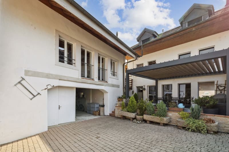 Maison de caractère rénovée avec studio indépendant et beaux volumes (11)