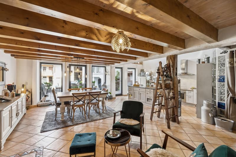 Maison de caractère rénovée avec studio indépendant et beaux volumes (3)