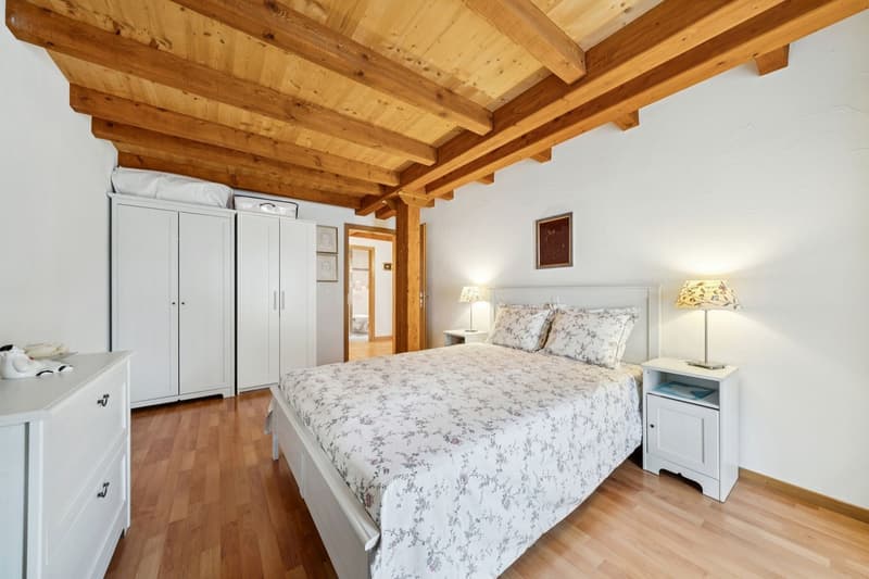 Spacieux appartement 4.5 pièces avec loggia à Champagne (11)