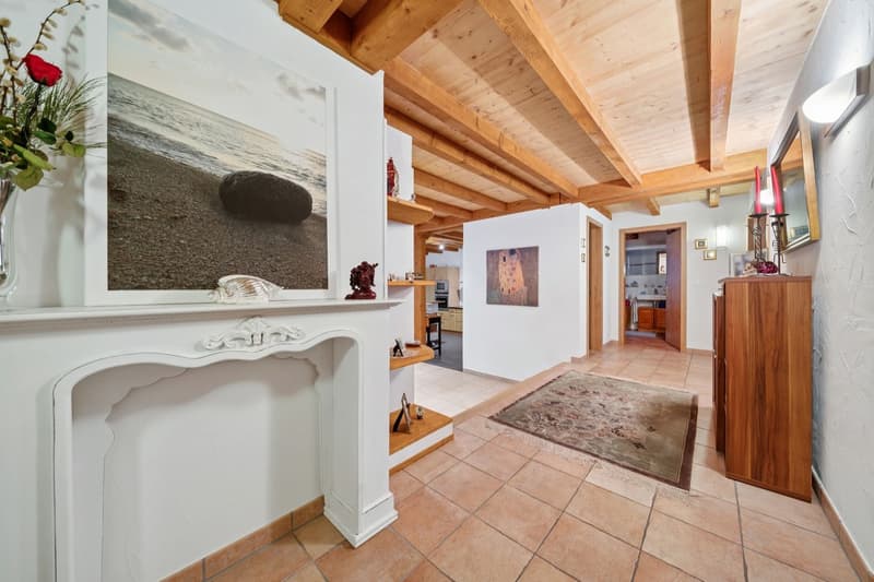 Spacieux appartement 4.5 pièces avec loggia à Champagne (7)