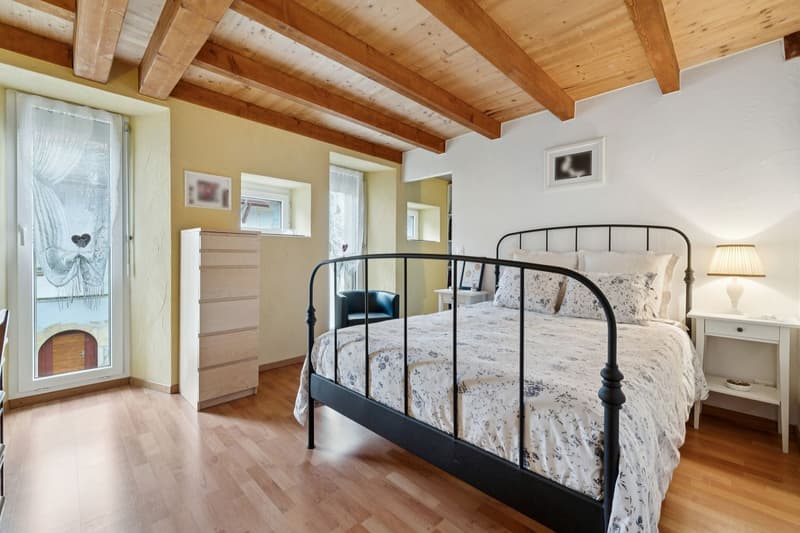 Spacieux appartement 4.5 pièces avec loggia à Champagne (13)