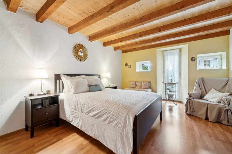 Spacieux appartement 4.5 pièces avec loggia à Champagne (8)