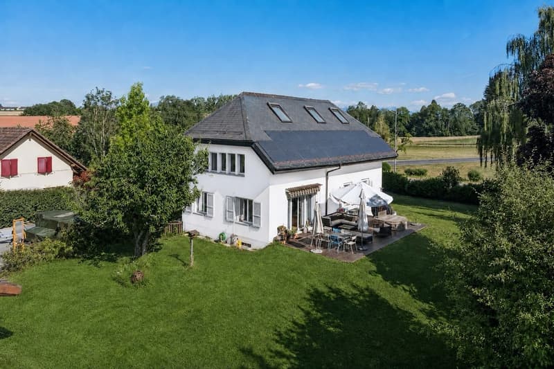 Villa individuelle sur terrain de 2'915 m², gains solaires importants (1)