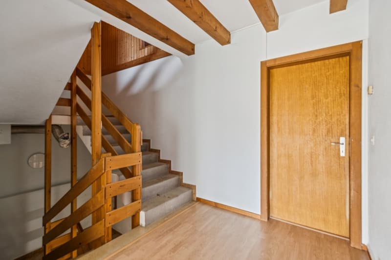 Maison de village 6.5 pièces - Beau potentiel de rénovation - La Chaux (8)