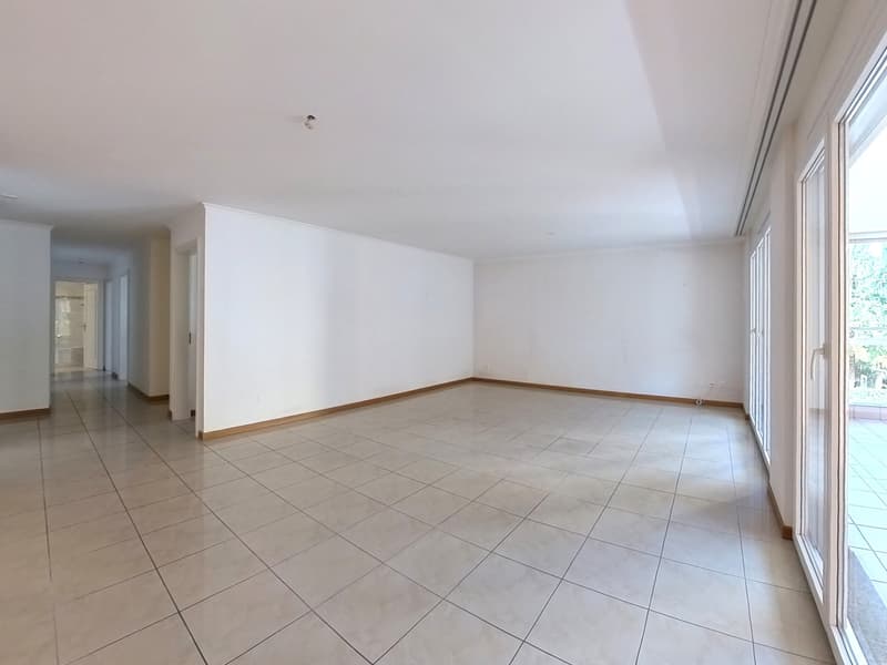 Helle 4.5-Zimmer-Wohnung mit 3 Balkonen, seenah in Locarno (2)