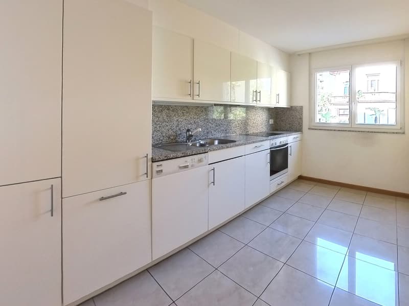 Appartamento 4½ locali con 3 balconi a Locarno (6)