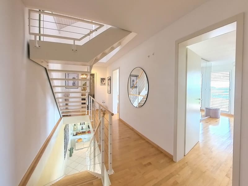 Top 4½ Zimmer-Einfamilienhaus mit 2 Zimmer-Einliegerwohnung (2)