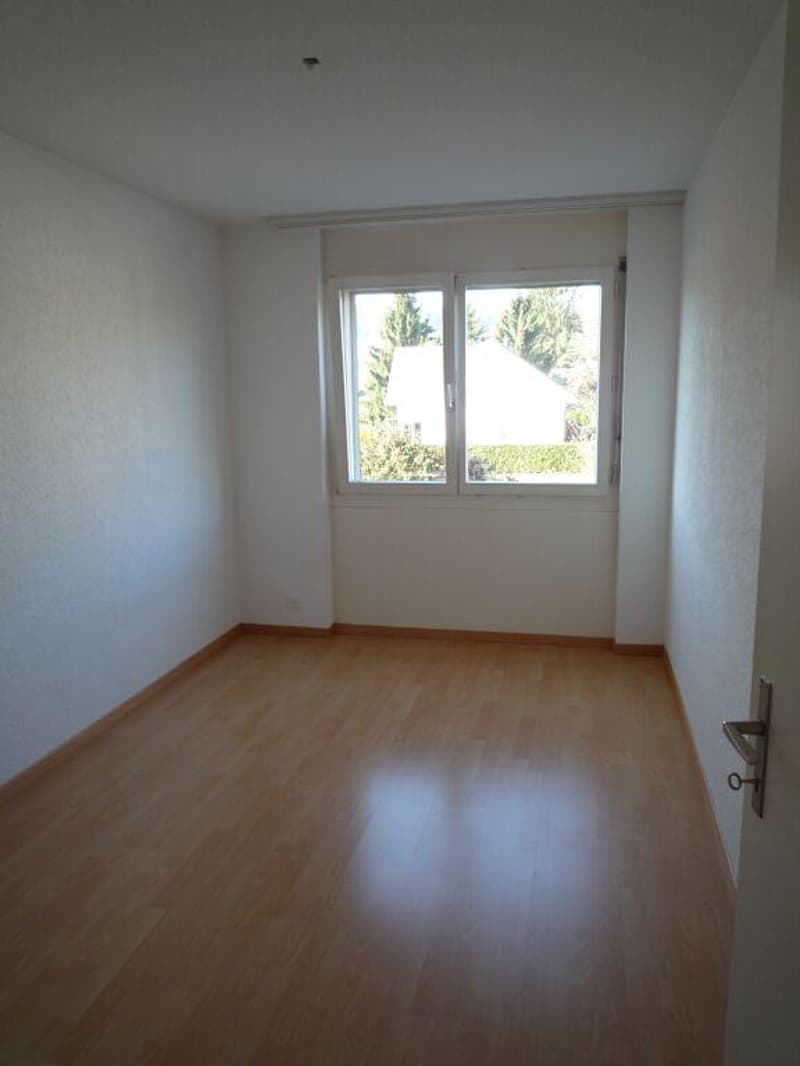 Kinderfreundliche 4.5 Zimmerwohnung in Worben (6)