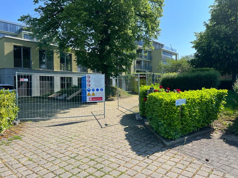 Moderne sonnige 4-Zimmer-Terrassenwohnung in ruhiger Lage von Eglisau (2)