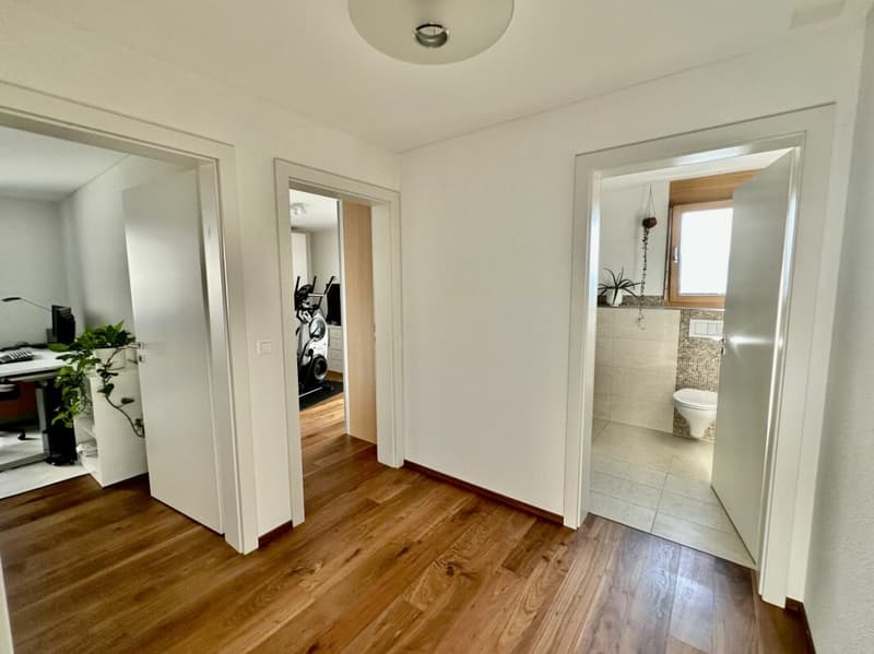 Stilvolle 5.5-Zimmer-Attikawohnung mit Weitsicht in bester Lage in der Steueroase (17)