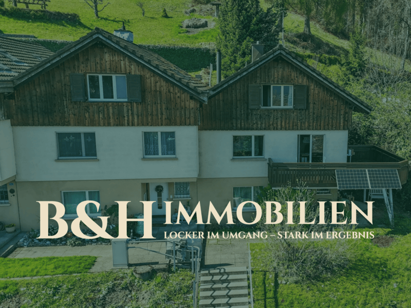 Semi-detached house with unobstructable view, spacious balcony, elevated location, and plenty of privacy (1)