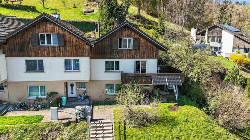 Semi-detached house with unobstructable view, spacious balcony, elevated location, and plenty of privacy (1)