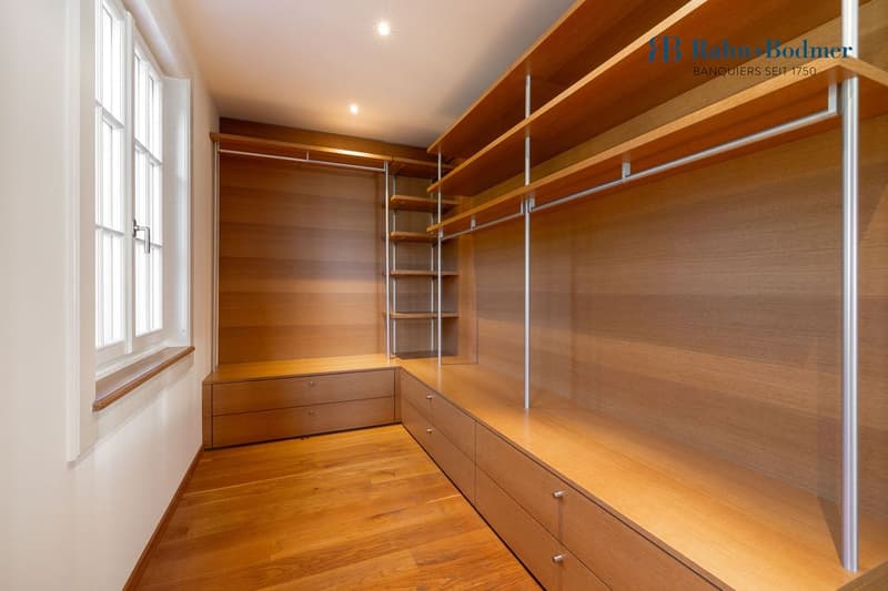 Esclusiva casa unifamiliare sul Zürichberg con privacy, vista panoramica e dependance separata. (9)