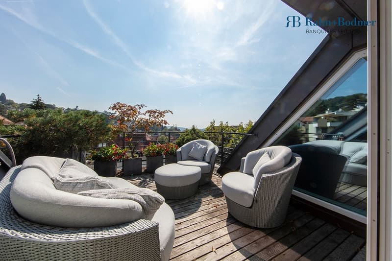 Grosszügige Maisonette-Wohnung mit Dachterrasse an exklusiver Zürichberg-Lage (3)