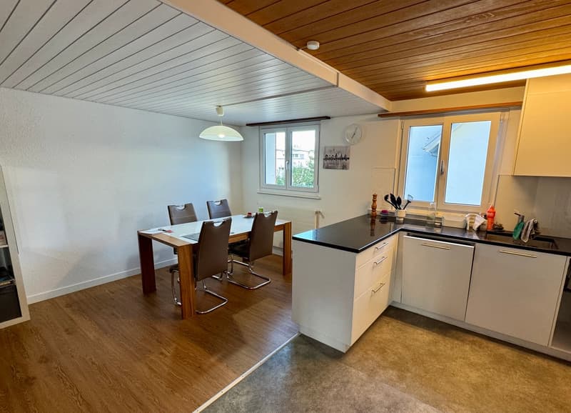 Geräumige Dachwohnung im Herzen von Wil (1)