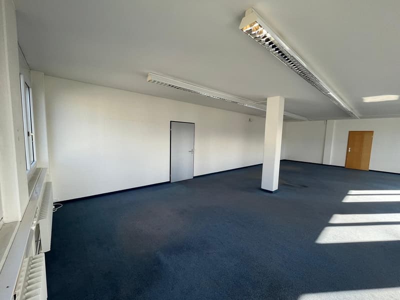 Beau & Espace de bureau central à louer (7)