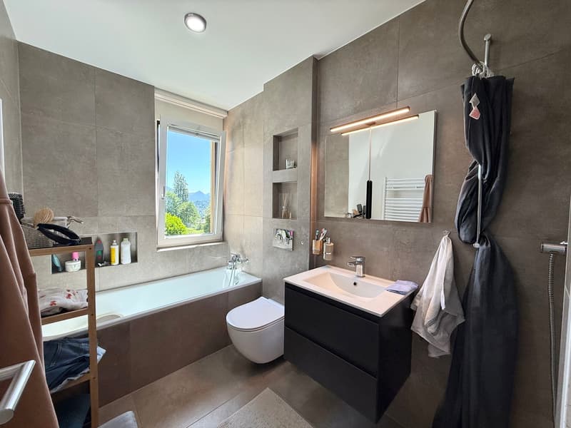 Elegante 3.5-Zimmer-Wohnung an ruhiger Sonnenberglage (8)