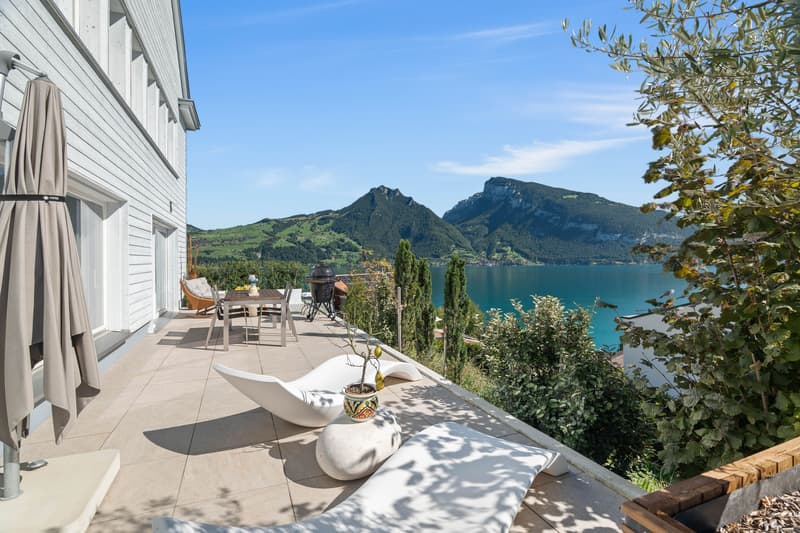Exklusives Einfamilienhaus über dem Thunersee: Licht. Raum. Aussicht. (4)