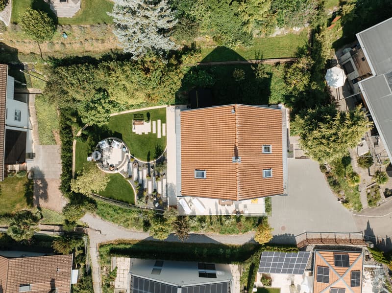 Exklusives Einfamilienhaus über dem Thunersee: Licht. Raum. Aussicht. (6)
