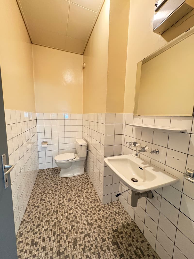 Bureaux/locaux 102-402 m², haute visibilité - La Chaux-de-Fonds (11)