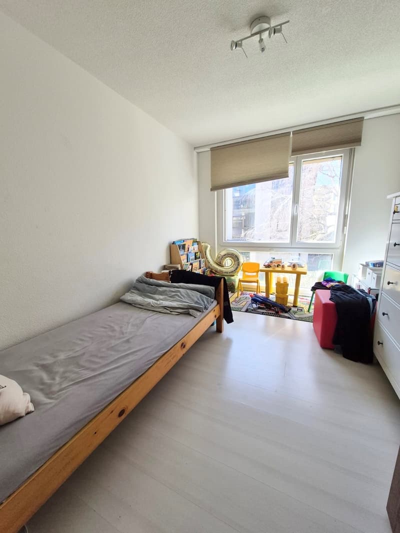 Appartement de 161 m² avec vue lac – volumes et potentiel à St-Blaise (7)