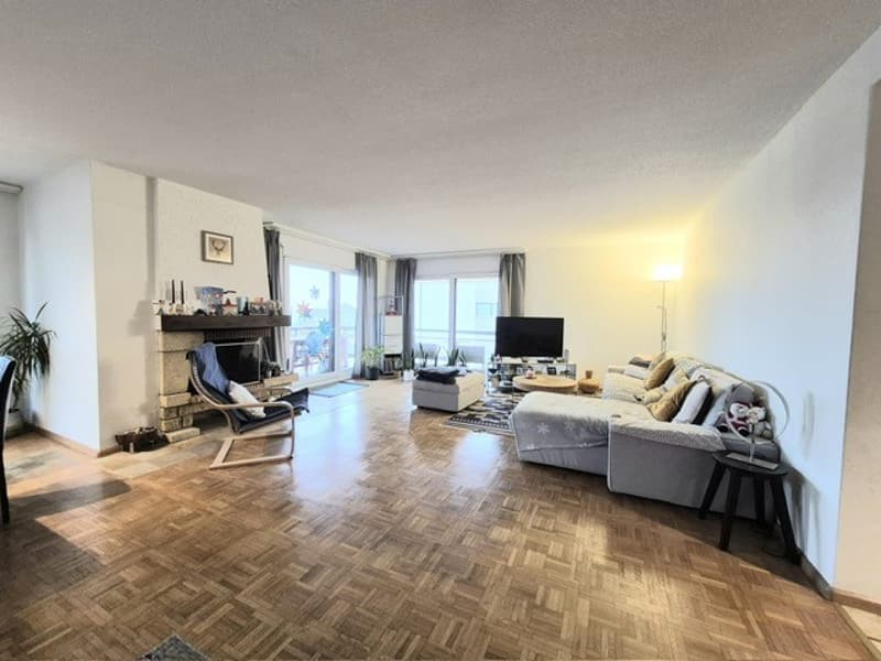 Appartement de 161 m² avec vue lac – volumes et potentiel à St-Blaise (2)