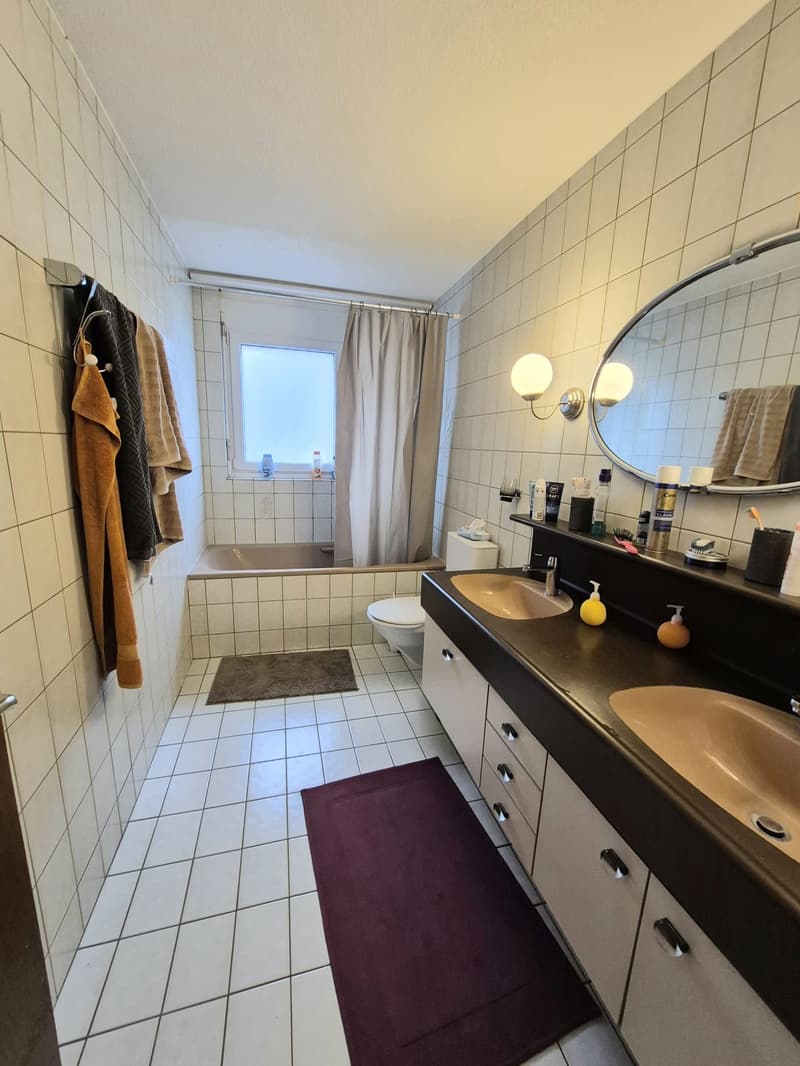 Appartement de 161 m² avec vue lac – volumes et potentiel à St-Blaise (9)