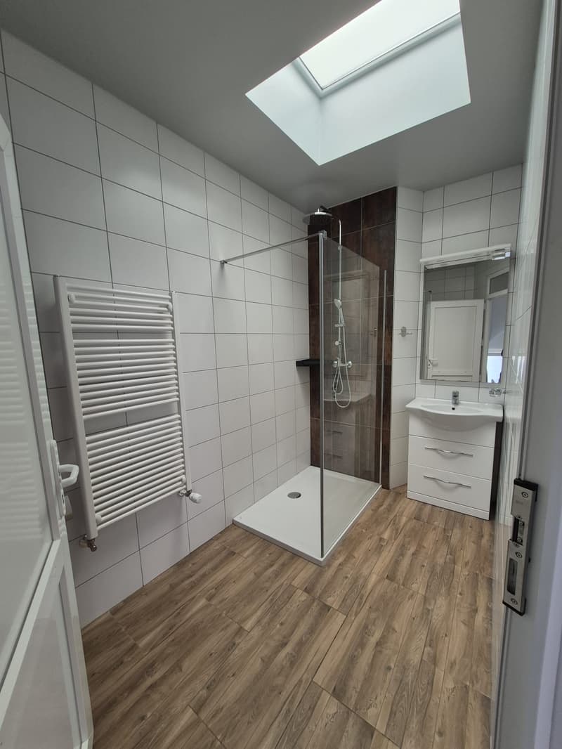 Maison de ville rénovée 2018 – 4.5 pièces, terrasse 61m², garage double (7)