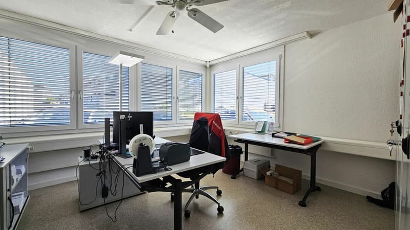 Attraktive Büro- und Gewerberäume in Altendorf - flexibel, hell und preiswert (4)