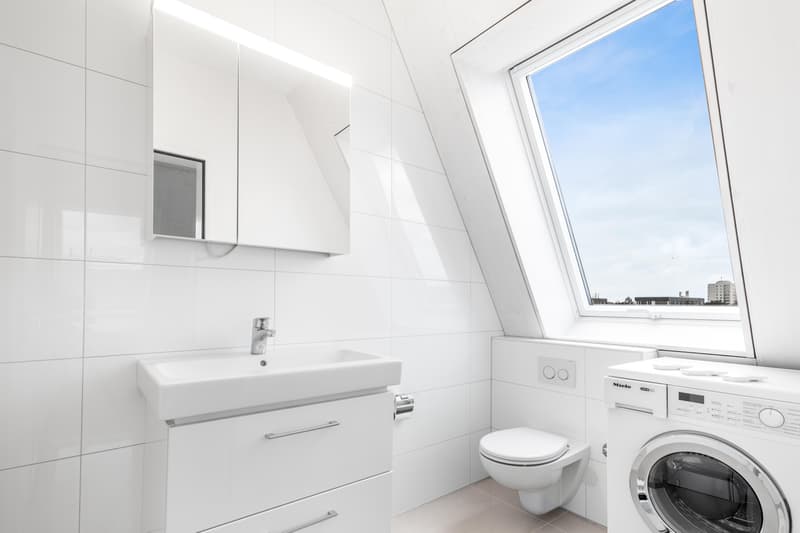 Top moderne 2.5-Zimmer-Wohnung mit viel Sonnenschein (5)