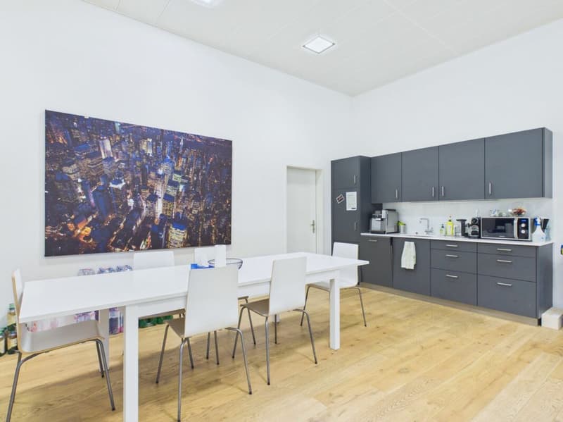 Moderner Büroplatz am Berninaplatz (11)