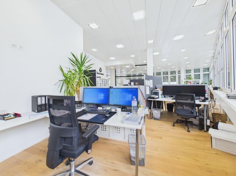 Moderner Büroplatz am Berninaplatz (2)