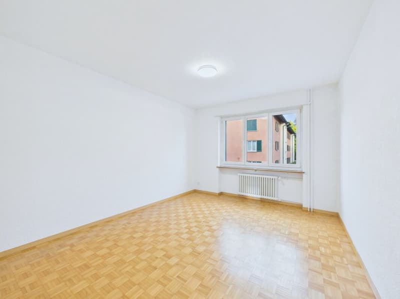 Befristete 3.5 Zimmer Wohnung in Seebach (2)
