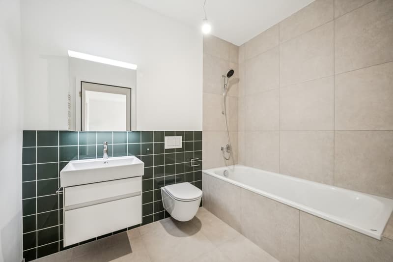 Badezimmer mit Badewanne