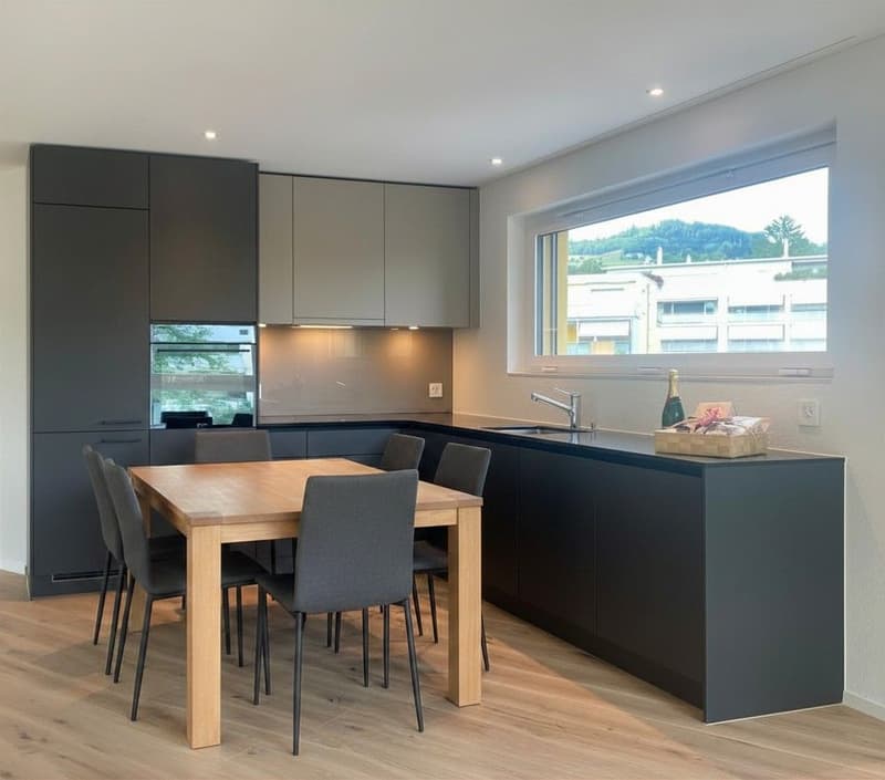 Moderne 3.5 Zimmer Wohnung (2)