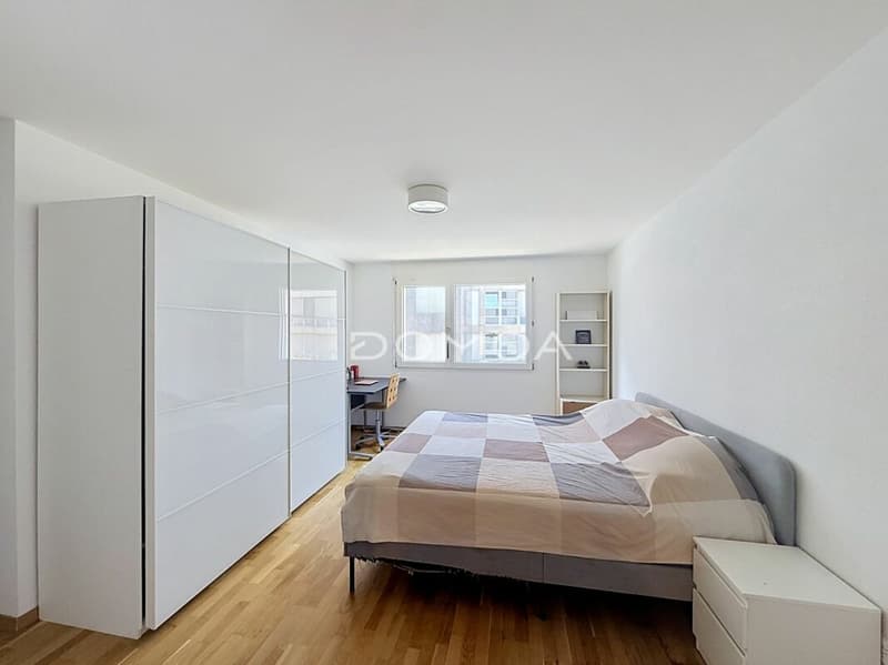Spacieux 4,5 pièces de 122 m² en plein centre-ville (8)