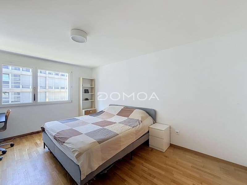 Spacieux 4,5 pièces de 122 m² en plein centre-ville (9)